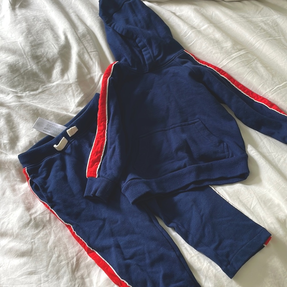 Carters 24m sweatsuit, sweatpants and hoodie